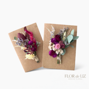 Cartão com Flores Desidratadas