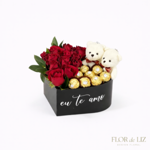 Flower Box Romântica com Rosas, Ferrero Rocher e Ursinhos
